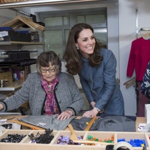 Kate Middleton, duchesse de Cambridge, inaugurait le 18 mars 2016 un nouveau magasin solidaire de l'EACH (East Anglia's Children's Hospices, dont elle est la marraine depuis 2012) à Holt, dans le Norfolk, non loin du domicile familial de Sandringham, Anmer Hall.