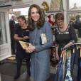 La duchesse Catherine de Cambridge a inauguré le 18 mars 2016 un nouveau magasin solidaire de l'EACH (East Anglia's Children's Hospices, dont elle est la marraine depuis 2012) à Holt, dans le Norfolk, non loin du domicile familial de Sandringham, Anmer Hall. Elle en est repartie avec un livre pour son fils George et une figurine pour sa fille Charlotte.