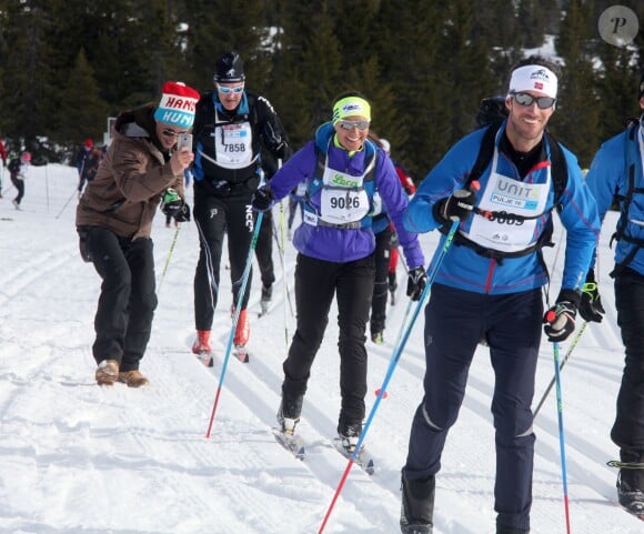 Pippa Middleton et son compagnon James Matthews ont disputé ensemble la course de ski de fond Birkebeiner (Birkebeinerrennet) entre Rena et Lillehammer le 19 mars 2016, en Norvège. Ils ont franchi la ligne d'arrivée au bout de 5h58.