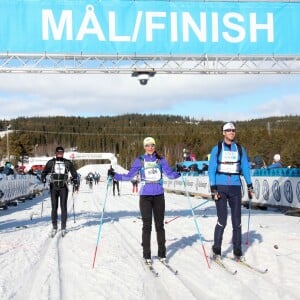 Pippa Middleton et son compagnon James Matthews ont disputé ensemble la course de ski de fond Birkebeiner (Birkebeinerrennet) entre Rena et Lillehammer le 19 mars 2016, en Norvège. Ils ont franchi la ligne d'arrivée au bout de 5h58.