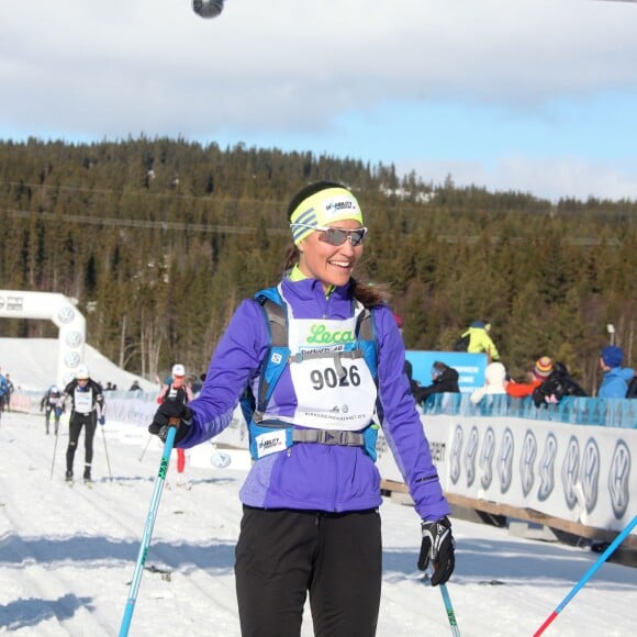 Pippa Middleton et son compagnon James Matthews ont disputé ensemble la course de ski de fond Birkebeiner (Birkebeinerrennet) entre Rena et Lillehammer le 19 mars 2016, en Norvège. Ils ont franchi la ligne d'arrivée au bout de 5h58.