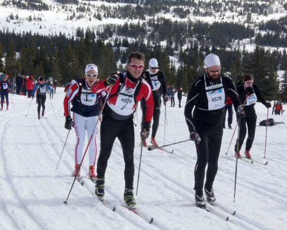 Le prince héritier Haakon de Norvège et le prince héritier Frederik de Danemark ont disputé la course de ski de fond Birkebeiner (Birkebeinerrennet) le 19 mars 2016 entre Rena et Lillehammer, en Norvège. Haakon a devancé son ami d'une heure sur la ligne d'arrivée.