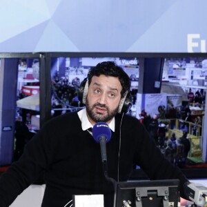 Cyril Hanouna sur le plateau de la radio Europe 1 en direct du Salon International de l'Agriculture à Paris le 1er mars 2015. © Stéphane Lemouton / Bestimage