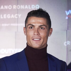 Cristiano Ronaldo présente son nouveau parfum Cristiano Ronaldo Legacy au Duty Free Store de l'aéroport Adolfo Suarez à Madrid, le 3 mars 2016.