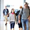 Exclusif - Hugh Jackman, sa femme Deborra-Lee Furness arrivent à l'aéroport de Sydney avec leurs enfants Oscar et Ava, le 25 mars 2016. - Merci de flouter la tete des enfants -25/03/2016 - Sydney