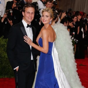 Jared Kushner et sa femme Ivanka Trump lors de la Soirée Costume Institute Gala 2015 (Met Ball) au Metropolitan Museum, célébrant l'ouverture de Chine: à travers le miroir à New York. Le 4 mai 2015.