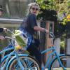 Exclusif - La chanteuse Kesha fait du vélo avec ses amis à Venice Beach, elle est toujours en litige avec son producteur Dr. Luke et ne elle peut pas se dégager de son contrat tant qu'ils sont engagés dans une bataille juridique à Venice Beach le 26 février 2016.