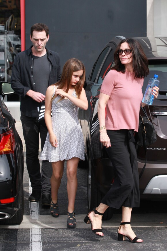 Courteney Cox avec sa fille Coco et son ex-fiancé Johnny McDaid à Malibu le 27 mars 2016