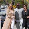 Khloe Kardashian se promène avec sa mère Kris Jenner et son compagnon Corey Gamble dans les rues de Van Nuys, le 23 mars 2016