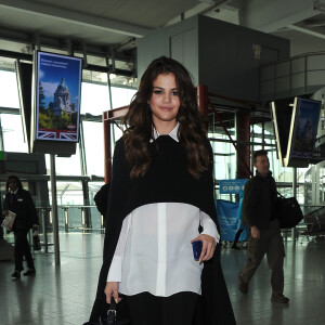 Selena Gomez à l'aéroport de Heathrow le 11 mars 2016.