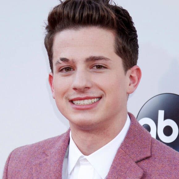 Charlie Puth à la 43ème cérémonie annuelle des "American music awards" à Los Angeles le 23 novembre 2015.