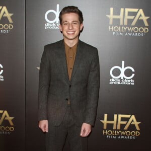 Charlie Puth à la 19ème cérémonie annuelle des Hollywood Film Awards au Beverly Hilton Hotel à Beverly Hills, le 1er novembre 2015.