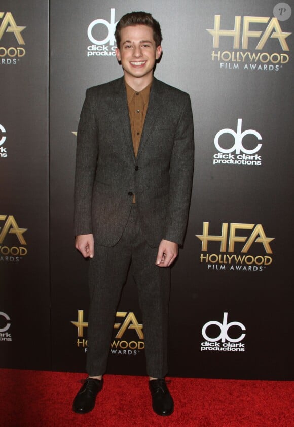 Charlie Puth à la 19ème cérémonie annuelle des Hollywood Film Awards au Beverly Hilton Hotel à Beverly Hills, le 1er novembre 2015.