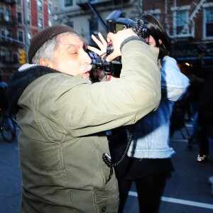 Kendall Jenner s'en prend à un photographe qui la bouscule dans les rues de New York, le 29 mars 2016