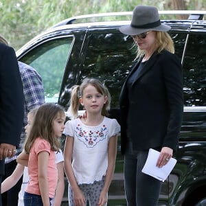 Nicole Kidman et son mari Keith Urban emmènent leurs filles Faith et Sunday Rose faire une chasse à l'oeuf au centennial park à Sydney, pour Pâques, le 27 mars 2016