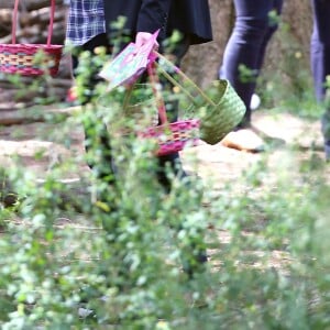 Nicole Kidman et son mari Keith Urban emmènent leurs filles Faith et Sunday Rose faire une chasse à l'oeuf au centennial park à Sydney, pour Pâques, le 27 mars 2016