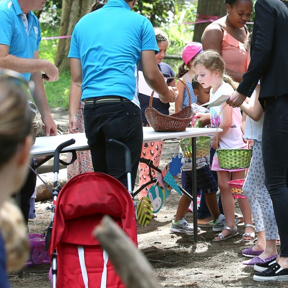 Nicole Kidman et son mari Keith Urban emmènent leurs filles Faith et Sunday Rose faire une chasse à l'oeuf au centennial park à Sydney, pour Pâques, le 27 mars 2016