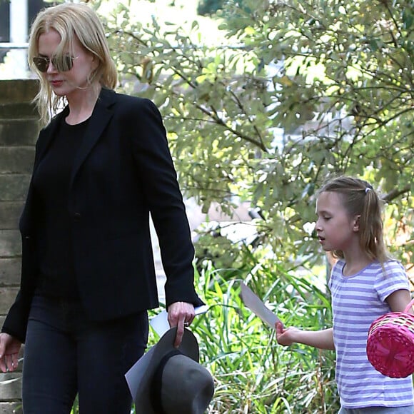 Nicole Kidman et son mari Keith Urban emmènent leurs filles Faith et Sunday Rose faire une chasse à l'oeuf au centennial park à Sydney, pour Pâques, le 27 mars 2016