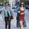 Lily Aldridge et Behati Prinsloo, enceinte, font du shopping entre amies à West Hollywood.  Le 30 mars 2016