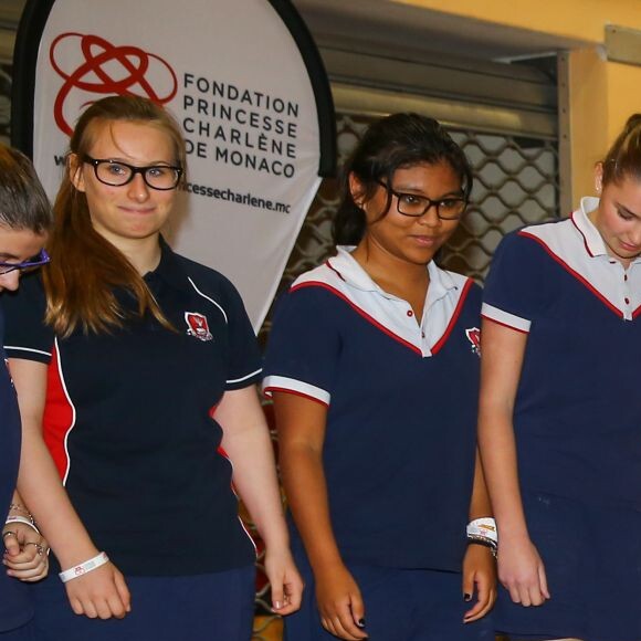 Exclusif - La princesse Charlene de Monaco, accompagnée par son mari le prince Albert II de Monaco, a rencontré les protagonistes du 3e Rallye Princesse Charlene, le 1er avril 2016, et a effectué la remise des prix puis posé pour une photo souvenir, au Collège Charles III. © Olivier Huitel / Pool Restreint Monaco / Bestimage