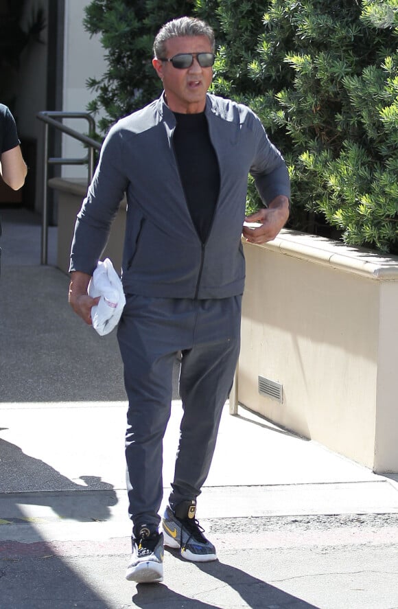Sylvester Stallone est allé déjeuner au restaurant Cafe Roma à Beverly Hills, le 23 mars 2016