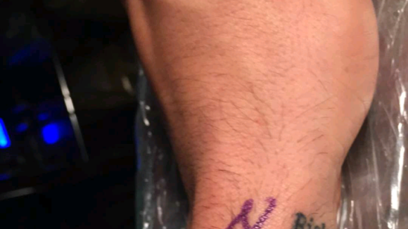 Ricardo (Les Anges 8) a Nehuda dans la peau : Son tatouage en son honneur