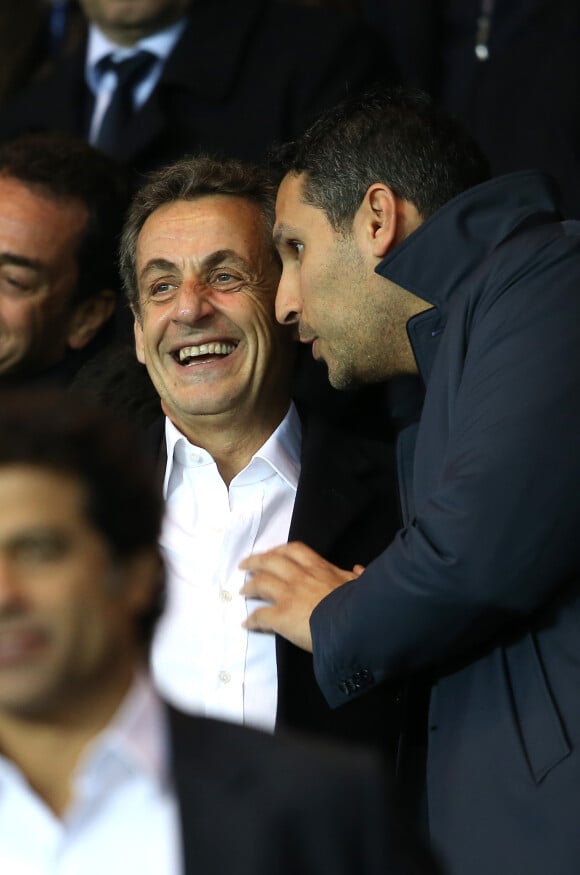 Nicolas Sarkozy et le président du club de football Manchester City, Khaldoon Al Mubarak au match de Ligue des Champions PSG - Manchester City au Parc des Princes à Paris le 6 avril 2016. © Cyril Moreau/Bestimage