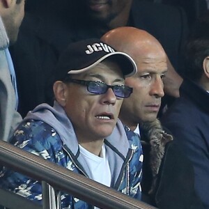Jean-Claude Van Damme au match de Ligue des Champions PSG - Manchester City au Parc des Princes à Paris le 6 avril 2016. © Cyril Moreau/Bestimage