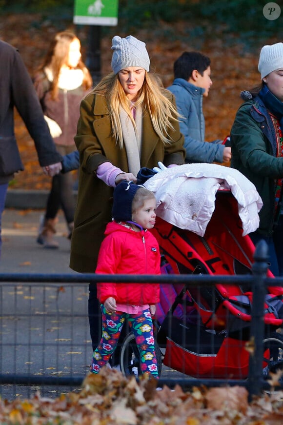 Drew Barrymore et sa fille Olive à New York le 23 novembre 2015