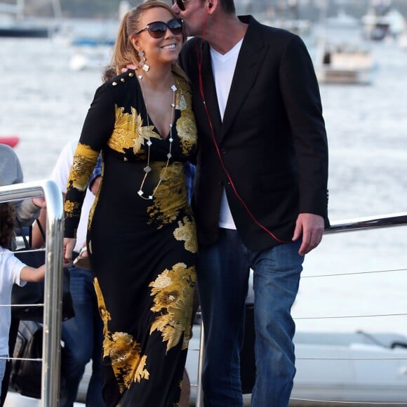 Exclusif - Mariah Carey, son compagnon James Packer et ses enfants Moroccan et Monroe sont arrivés à Sydney en Australie, avant de rejoindre Lachlan Murdoch (fils de l'homme d'affaires australo-américain Rupert Murdoch) et sa femme Sarah sur leur voilier de luxe de 42,6 mètres (le Sarissa) sur le port de Sydney pour une fête du jour de l'an le 1er janvier 2016 .