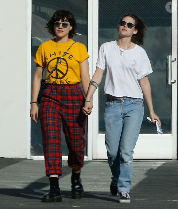 Exclusif - Kristen Stewart et Soko à Los Angeles le 1er avril 2016.