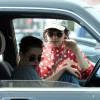 Exclusif -  Kristen Stewart et sa petite amie Stéphanie Sokolinski câlines et très intimes devant les photographes à la sortie d'un restaurant à Los Feliz, le 28 mars 2016