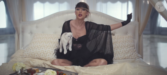 Taylor Swift dans son clip Blank Space. Image extraite d'une vidéo Youtube publiée le 10 novembre 2014.