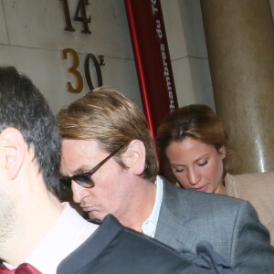 Benoît Magimel et sa compagne Margot - Benoît Magimel arrive au tribunal correctionnel de Paris, le 12 avril 2016. L'acteur est poursuivi pour "blessures involontaires", "délit de fuite" et "usage de stupéfiants" après un accident de voiture survenu le 11 mars dernier. Il expliquera à la barre du tribunal, ce mardi 12 avril, comment il a renversé Fatima E., une piétonne de 62 ans, à Paris. © CVS/Bestimage12/04/2016 - Paris