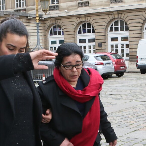 La victime, Fatima E. - Benoît Magimel arrive au tribunal correctionnel de Paris, le 12 avril 2016. L'acteur est poursuivi pour "blessures involontaires", "délit de fuite" et "usage de stupéfiants" après un accident de voiture survenu le 11 mars dernier. Il expliquera à la barre du tribunal, ce mardi 12 avril, comment il a renversé Fatima E., une piétonne de 62 ans, à Paris. © CVS/Bestimage12/04/2016 - Paris