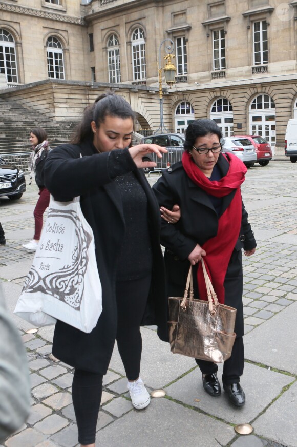 La victime, Fatima E. - Benoît Magimel arrive au tribunal correctionnel de Paris, le 12 avril 2016. L'acteur est poursuivi pour "blessures involontaires", "délit de fuite" et "usage de stupéfiants" après un accident de voiture survenu le 11 mars dernier. Il expliquera à la barre du tribunal, ce mardi 12 avril, comment il a renversé Fatima E., une piétonne de 62 ans, à Paris. © CVS/Bestimage12/04/2016 - Paris