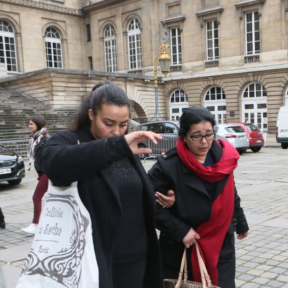 La victime, Fatima E. - Benoît Magimel arrive au tribunal correctionnel de Paris, le 12 avril 2016. L'acteur est poursuivi pour "blessures involontaires", "délit de fuite" et "usage de stupéfiants" après un accident de voiture survenu le 11 mars dernier. Il expliquera à la barre du tribunal, ce mardi 12 avril, comment il a renversé Fatima E., une piétonne de 62 ans, à Paris. © CVS/Bestimage12/04/2016 - Paris