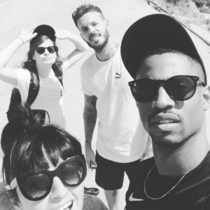 Matt Pokora et Christine and the Queens font une randonnée à Los Angeles. Photo publiée sur Instagram, le 12 avril 2016.