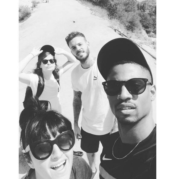 Matt Pokora et Christine and the Queens font une randonnée à Los Angeles. Photo publiée sur Instagram, le 12 avril 2016.
