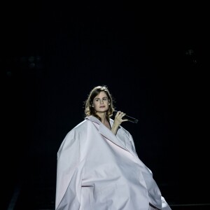 Exclusif - Christine and the Queens dans l'Emission "Bercy fête ses 30 ans - Le concert anniversaire" diffusée le 4 décembre 2015 sur TF1 en prime-time à l'AccorHotels Arena à Paris, le 4 décembre 2015. © Veeren/Moreau/Bestimage