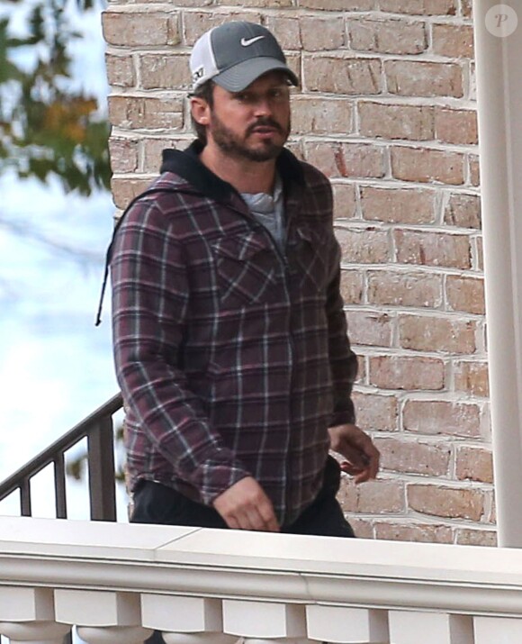 Exclusif - Kelly Clarkson et son fiance Brandon Blackstock se promenent a Nashville, le 20 octobre 2013.