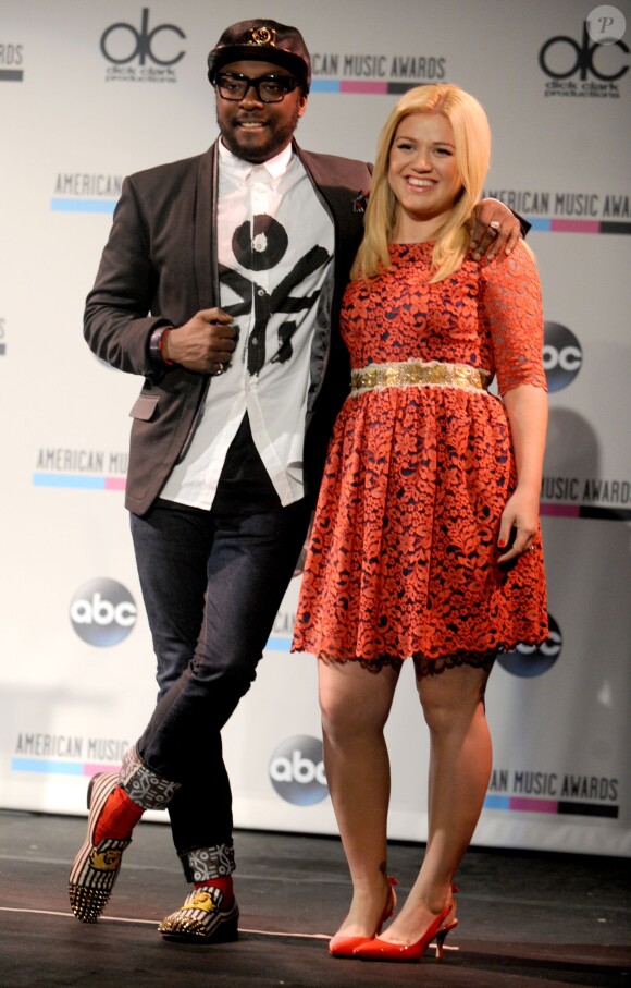 Kelly Clarkson et Will.I.Am lors des American Music Awards à New York, le 10 octobre 2013