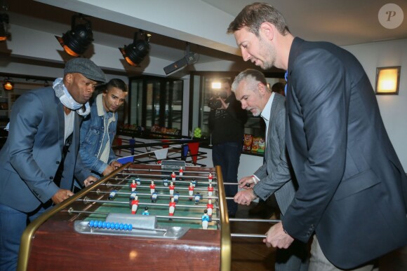 Sylvain Wiltord, Bahim Zaibat, Arnaud Cordelle (pdg d'Intersnack), Alain Bernard - Soirée "VICO partenaire des supporters à domicile" à l'atelier à Paris le 14 avril 2016. © CVS/Bestimage Evening "VICO partner of home supporters" in Paris, France on April 14, 2016.14/04/2016 - Paris