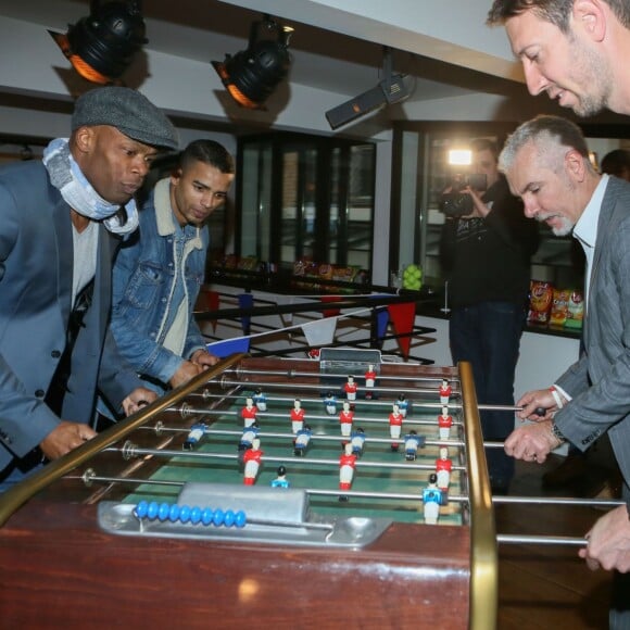 Sylvain Wiltord, Bahim Zaibat, Arnaud Cordelle (pdg d'Intersnack), Alain Bernard - Soirée "VICO partenaire des supporters à domicile" à l'atelier à Paris le 14 avril 2016. © CVS/Bestimage Evening "VICO partner of home supporters" in Paris, France on April 14, 2016.14/04/2016 - Paris