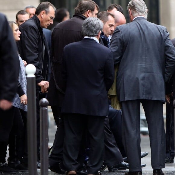 Jacques Chirac (en fauteuil roulant) lors des obsèques de sa fille Laurence Chirac, morte le 14 avril 2016, qui ont été célébrées en la basilique Sainte-Clotilde à Paris le 16 avril 2016. La défunte a ensuite été inhumée dans la plus stricte intimité familiale au cimetière du Montparnasse © Crystal Pictures/Bestimage