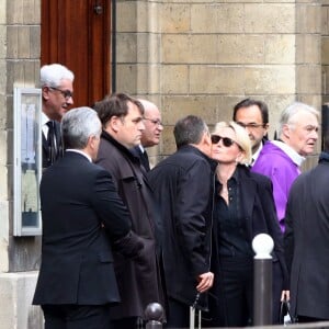 Claude Chirac et des proches lors des obsèques de Laurence Chirac, fille de Jacques et Bernadette Chirac morte le 14 avril 2016, qui ont été célébrées en la basilique Sainte-Clotilde à Paris le 16 avril 2016. La défunte a ensuite été inhumée dans la plus stricte intimité familiale au cimetière du Montparnasse © Crystal Pictures/Bestimage