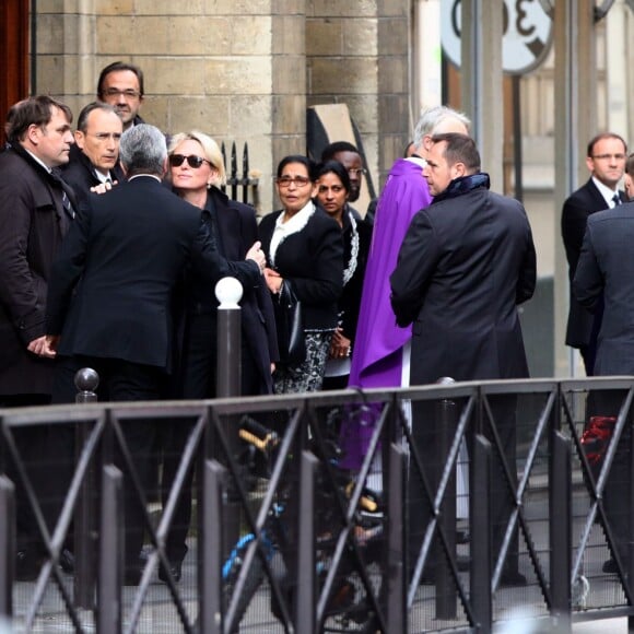 Claude Chirac et les proches de la famille lors des obsèques de Laurence Chirac, fille de Jacques et Bernadette Chirac morte le 14 avril 2016, qui ont été célébrées en la basilique Sainte-Clotilde à Paris le 16 avril 2016. La défunte a ensuite été inhumée dans la plus stricte intimité familiale au cimetière du Montparnasse © Crystal Pictures/Bestimage