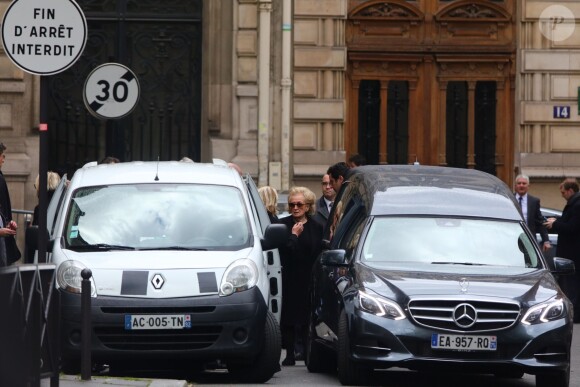 Bernadette Chirac et son amie Maryvonne Pinault lors des obsèques de Laurence Chirac, fille de Jacques et Bernadette Chirac morte le 14 avril 2016, qui ont été célébrées en la basilique Sainte-Clotilde à Paris le 16 avril 2016. La défunte a ensuite été inhumée dans la plus stricte intimité familiale au cimetière du Montparnasse © Crystal Pictures/Bestimage
