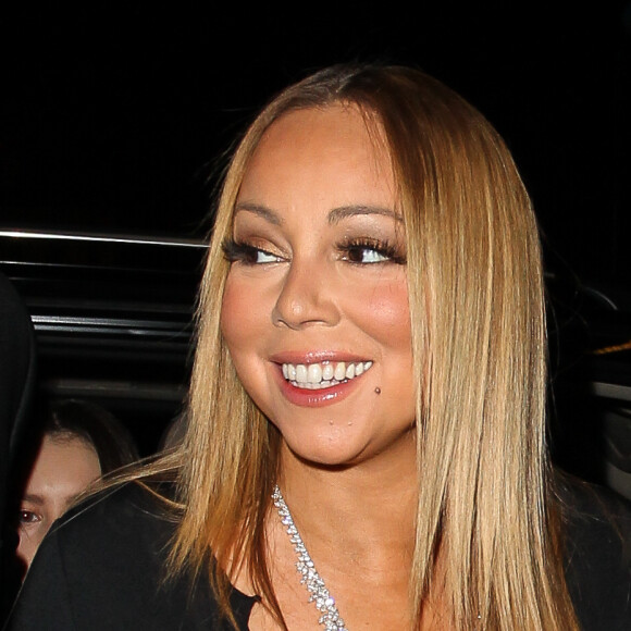 Mariah Carey quitte son hôtel avant son concert à Stockholm en Suède le 2 avril 2016