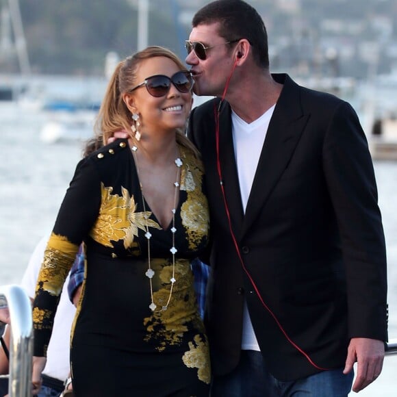 Exclusif - Prix spécial - Mariah Carey, son compagnon James Packer et ses enfants Moroccan et Monroe sont arrivés à Sydney en Australie, avant de rejoindre Lachlan Murdoch (fils de l'homme d'affaires australo-américain Rupert Murdoch) et sa femme Sarah sur leur voilier de luxe de 42,6 mètres (le Sarissa) sur le port de Sydney pour une fête du jour de l'an le 1er janvier 2016 .